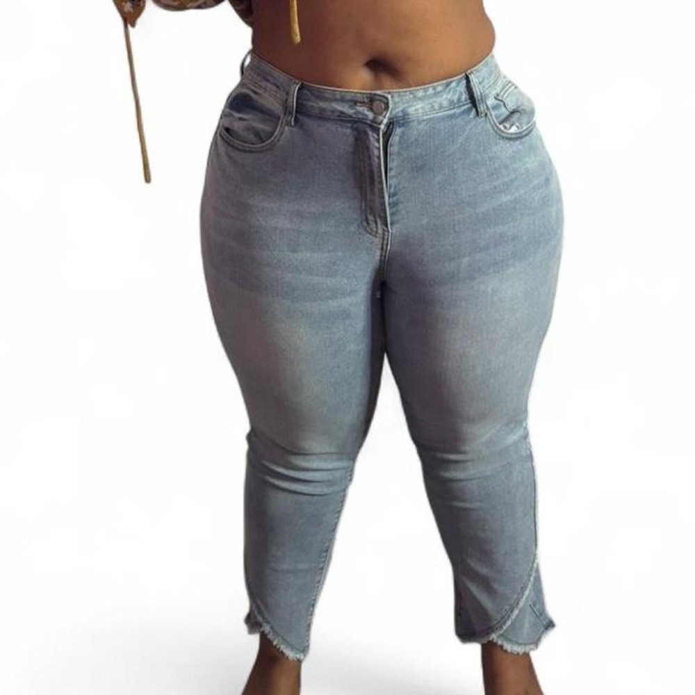 Y2K light wash fitted jeans 💿✨ super flattering plus size XXL denim - Picture 3 of 8